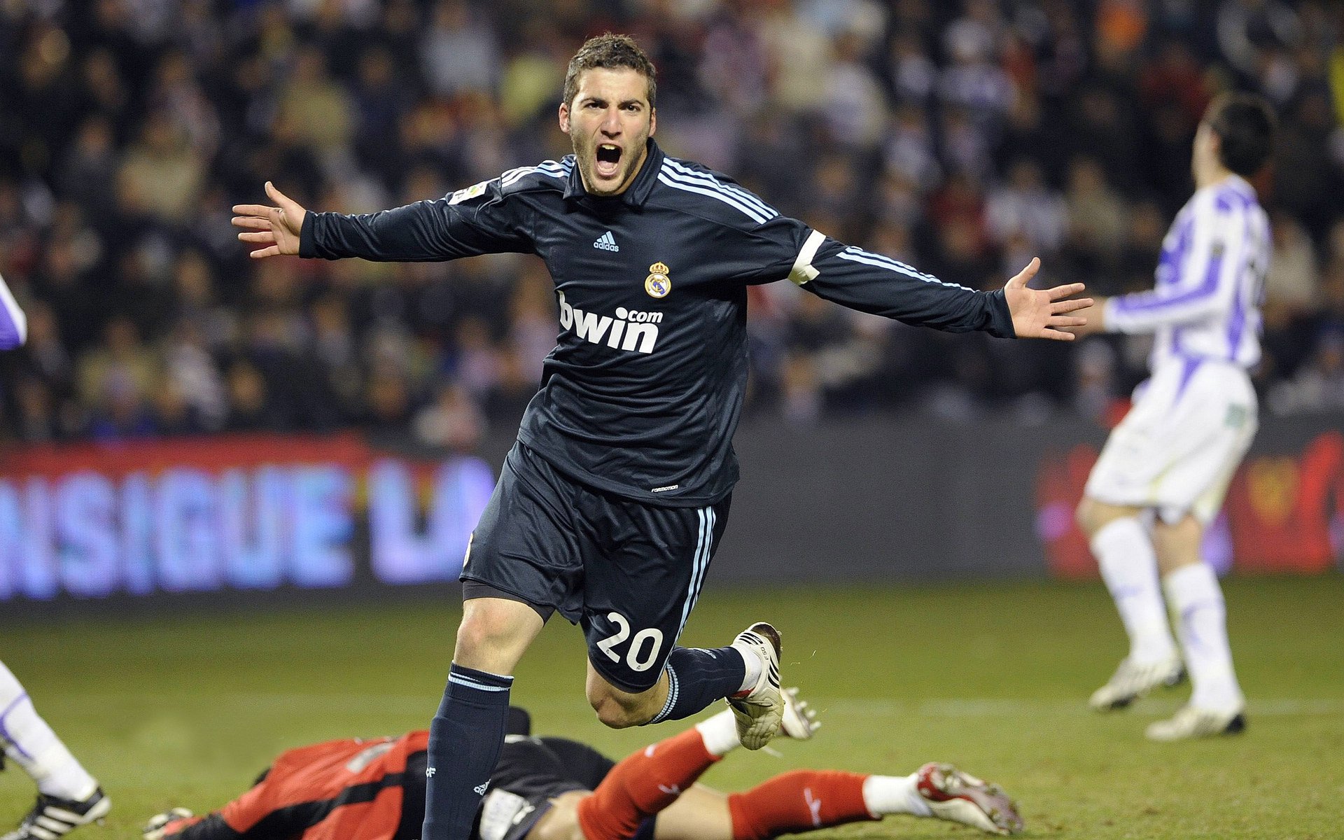 中国足球团队精神构建与领袖型球员角色研究，足球中的团队精神